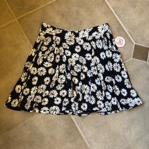 SO Daisy Print Skater Skirt